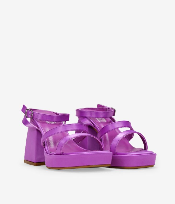 Sandália de salto de cetim lilás