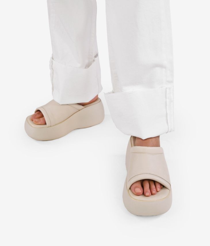 Sandales à plateforme beiges
