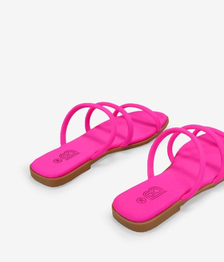 Sandalias planas rosa con tres tiras
