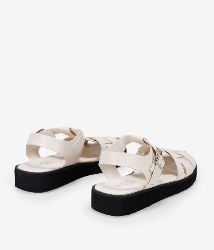 Sandálias brancas estilo caranguejo