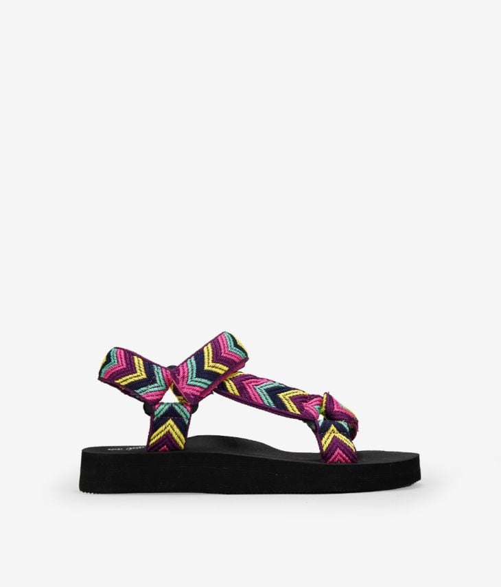 Sports sandals with ethnic print