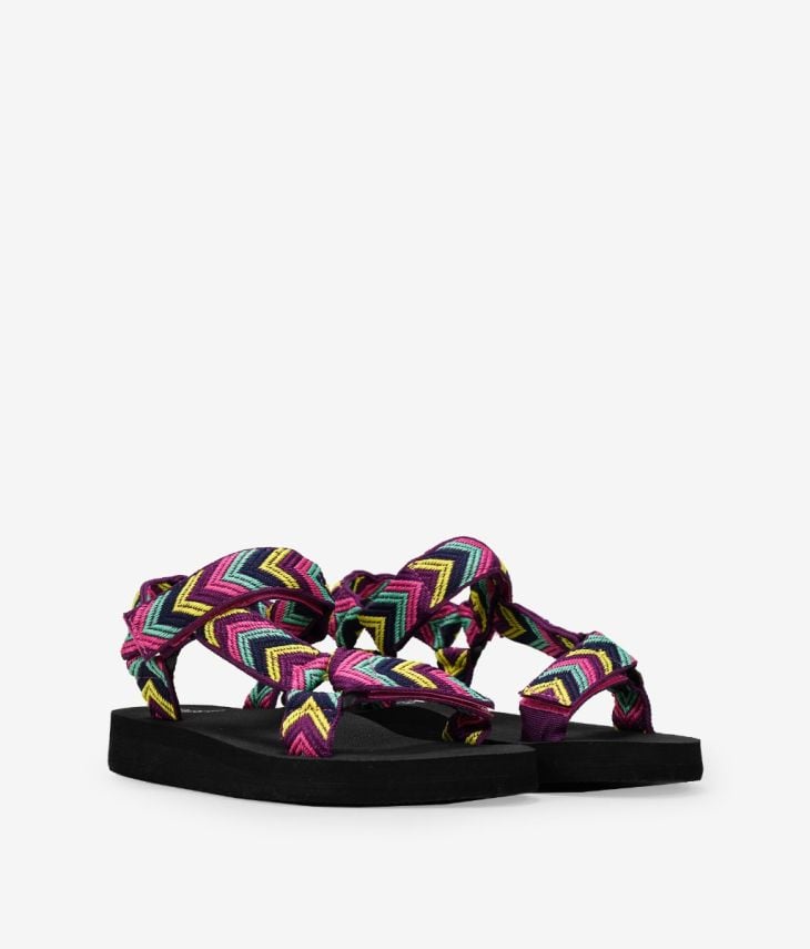 Sports sandals with ethnic print