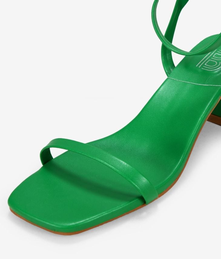 Grüne Sandalen mit Absatz