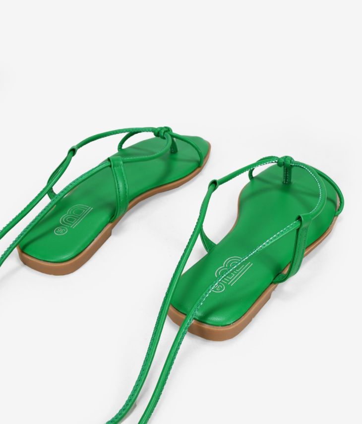 Sandalias verde planas con cuerdas