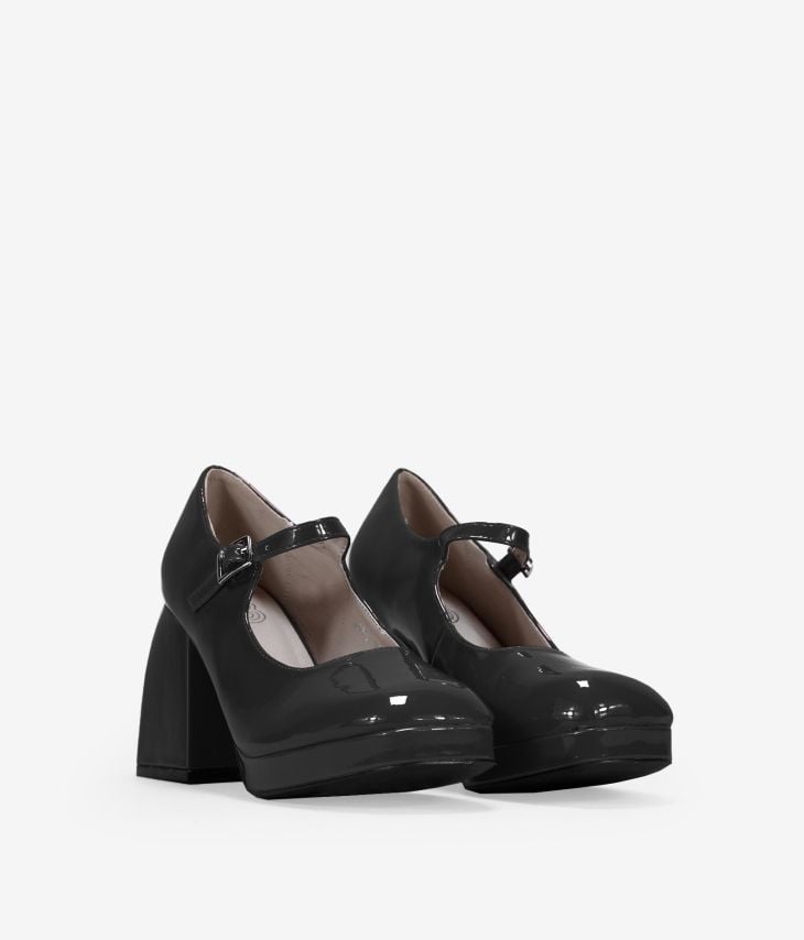 Schwarze Schuhe mit quadratischem Absatz