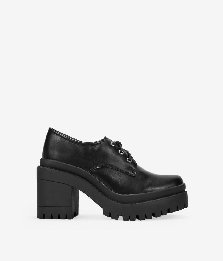 Chaussures plateforme noires à lacets