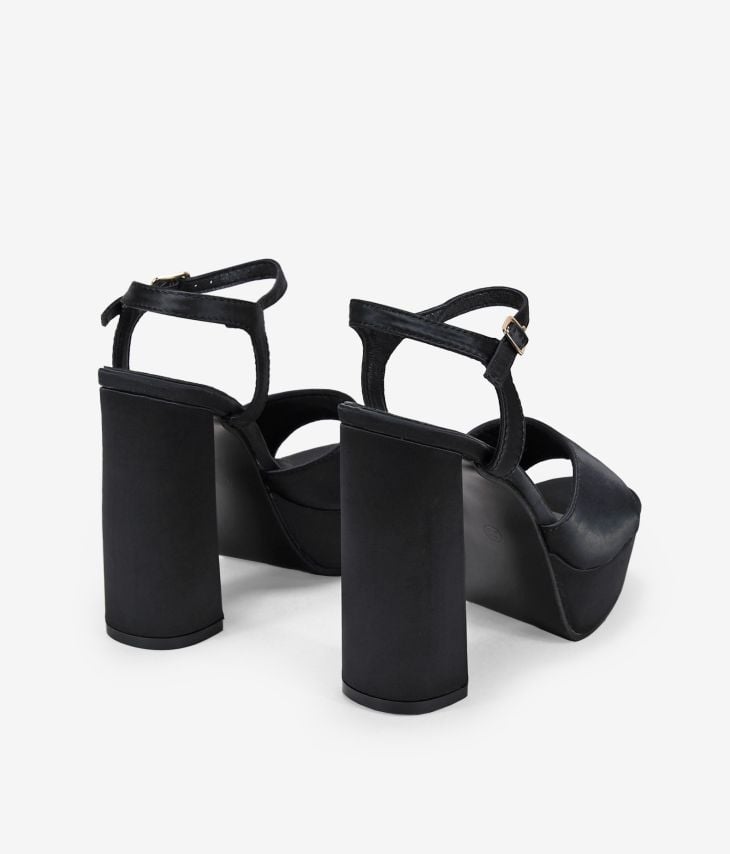 Sandalias de tacón negras en satén con plataforma 
