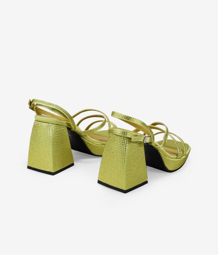 Sandales en satin vert anis avec strass