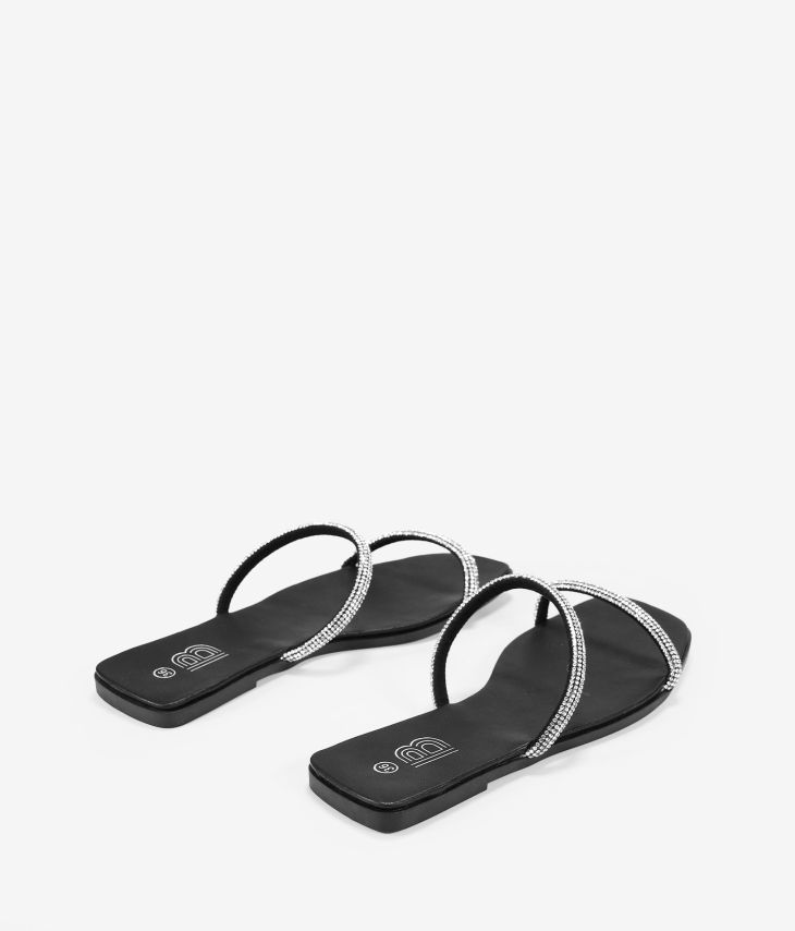 Sandalias planas negras con dos tiras brillantes plateadas