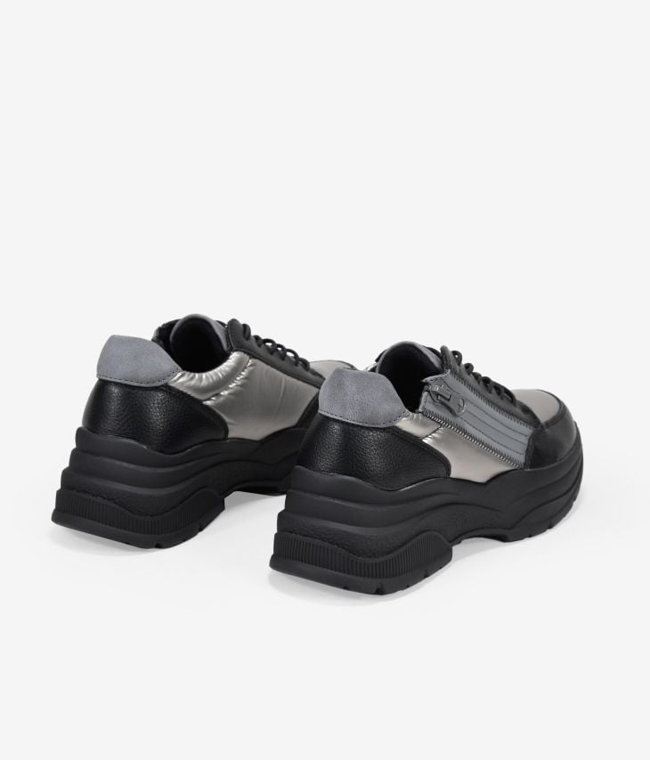 Zapatillas negras con cremallera y cordones elásticos