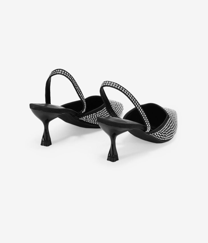 Zapatos de tacón negros satinados con tachas