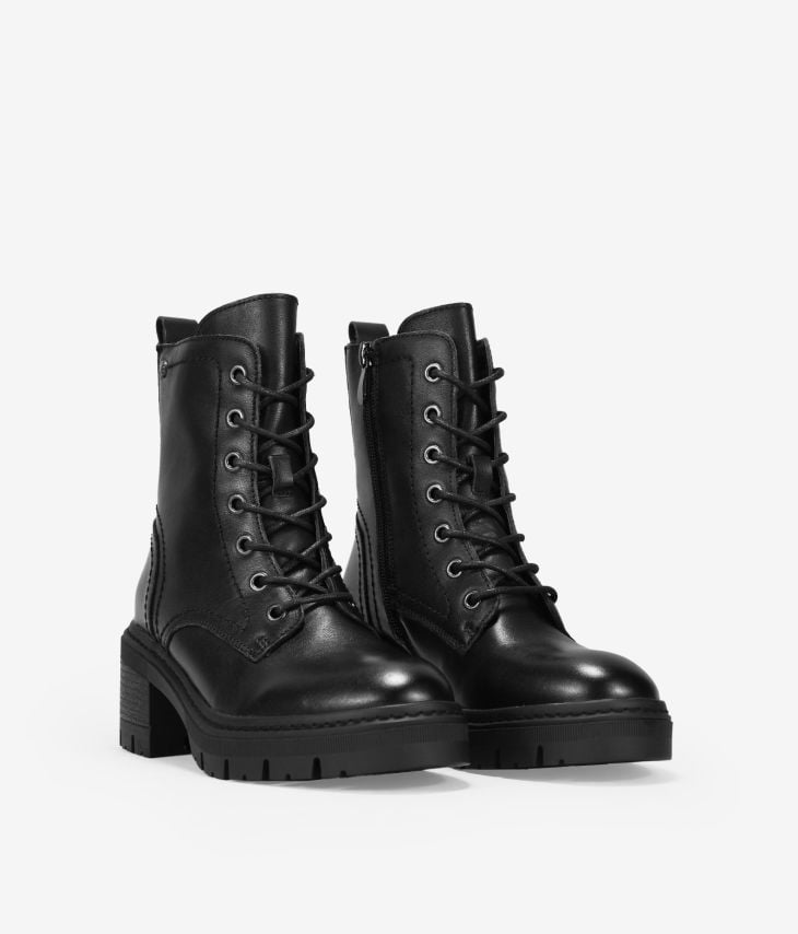 Ankle boot de couro preto com cadarço