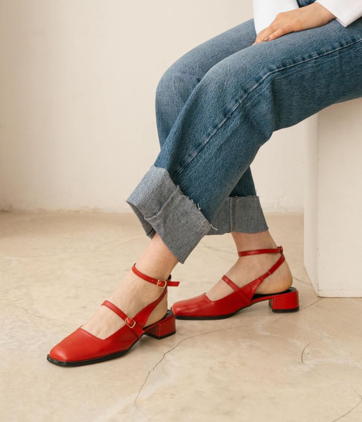 Chaussures à bride arrière rouges à talons