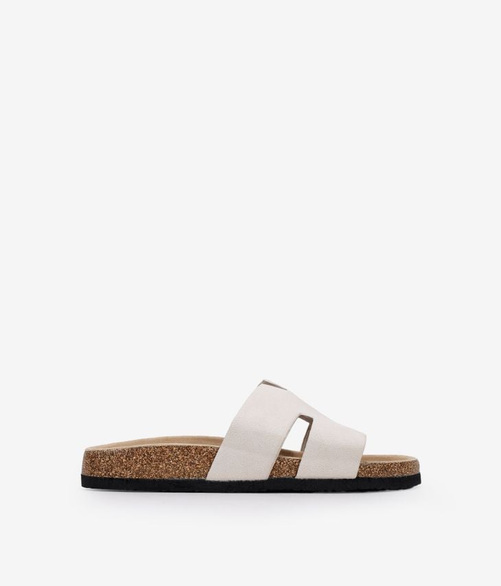 Beige flat sandals with cork sole