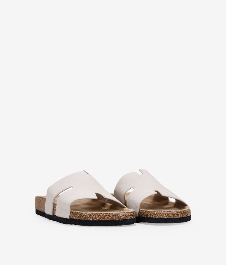 Beige flat sandals with cork sole