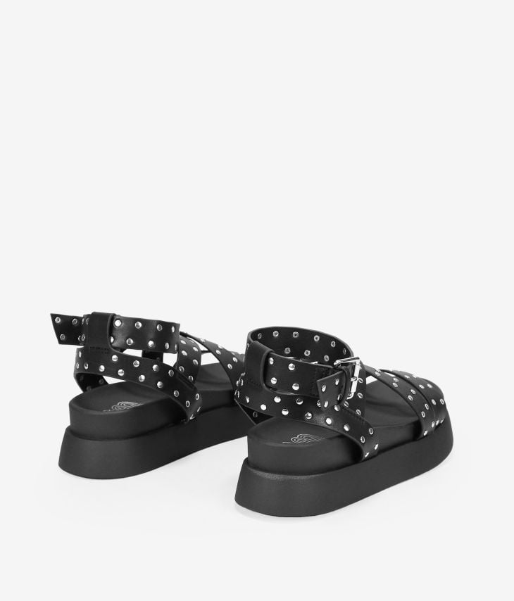 Sandalias de plataforma negras con tachas metálicas
