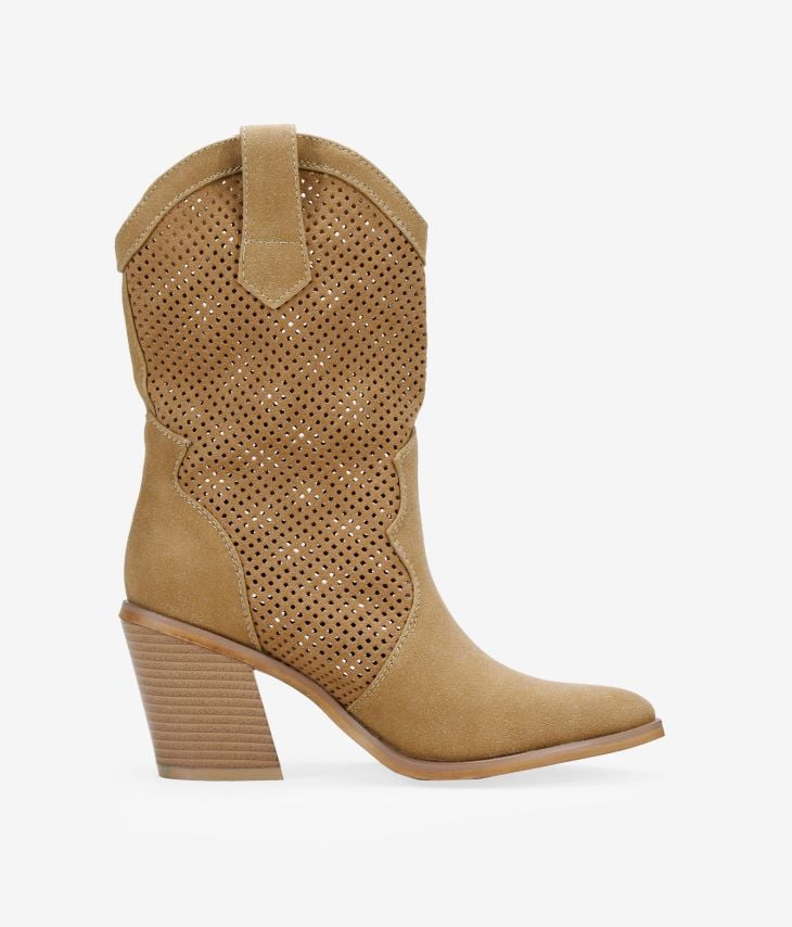 Brown cowboy boots with openwork