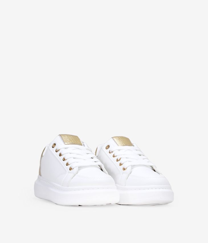 Weiß-goldene Damen-Sneaker mit Plateau