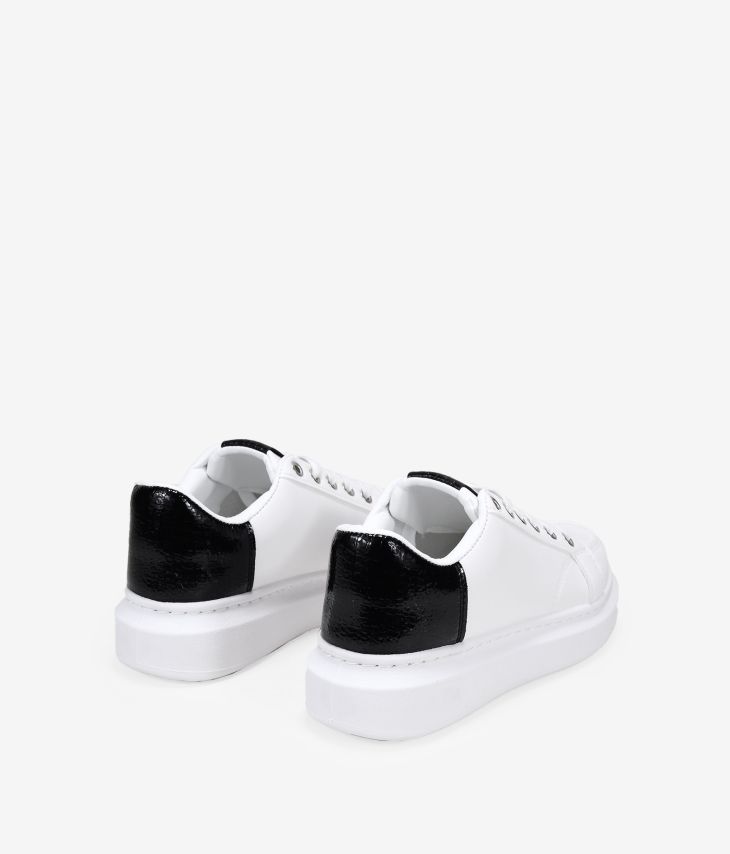 Zapatillas con plataforma blancas y negras con cordones