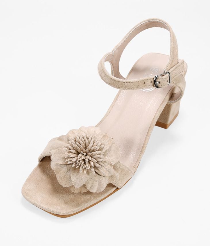 Beige heeled sandals with flower
