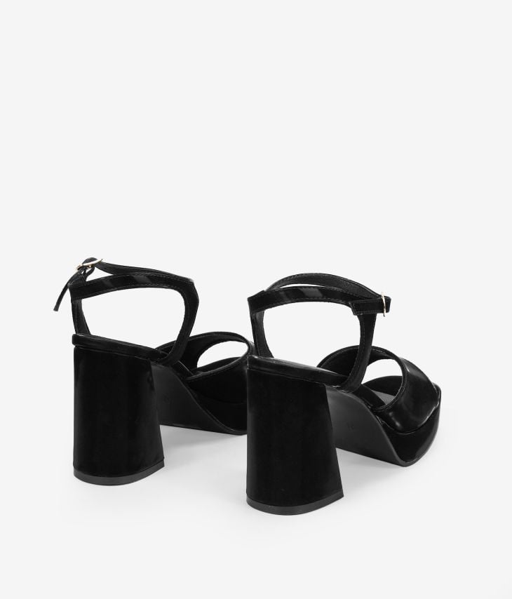 Sandales à talons noires avec bracelet et boucle