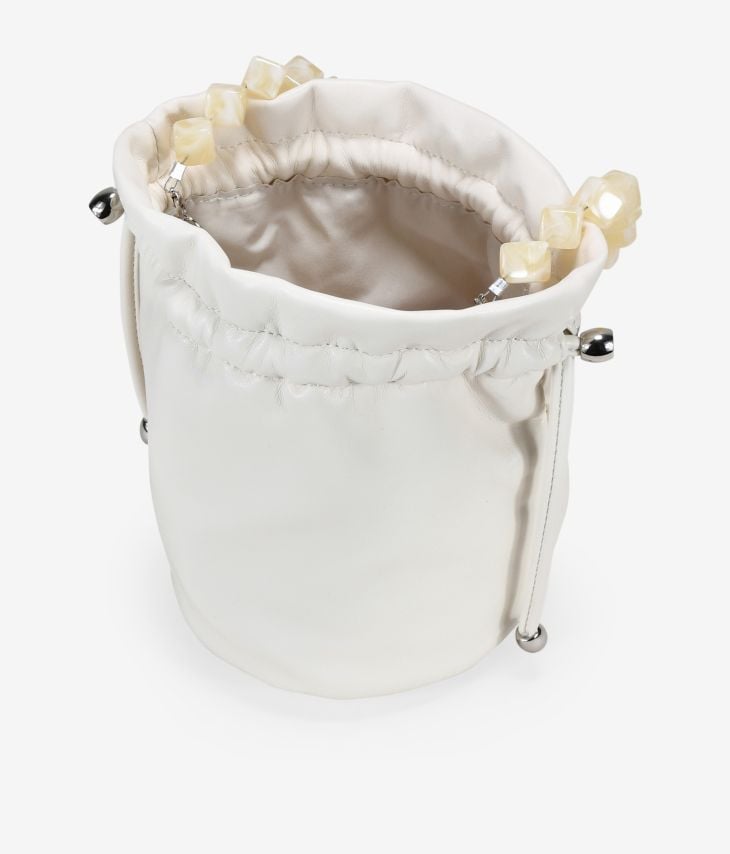 Bolso de fiesta blanco con asa de piedras