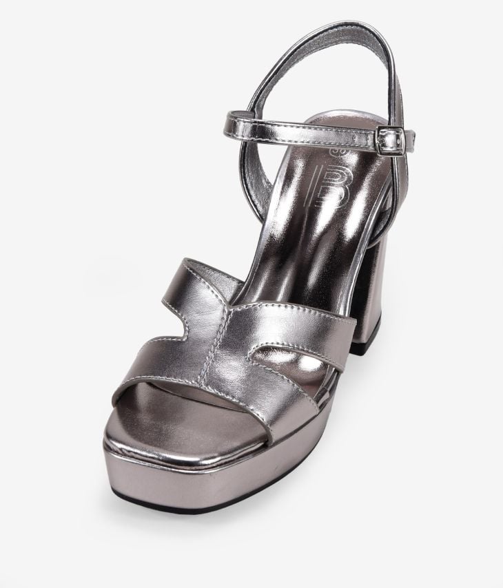 Lead-coloured heeled sandals with strap and buckle