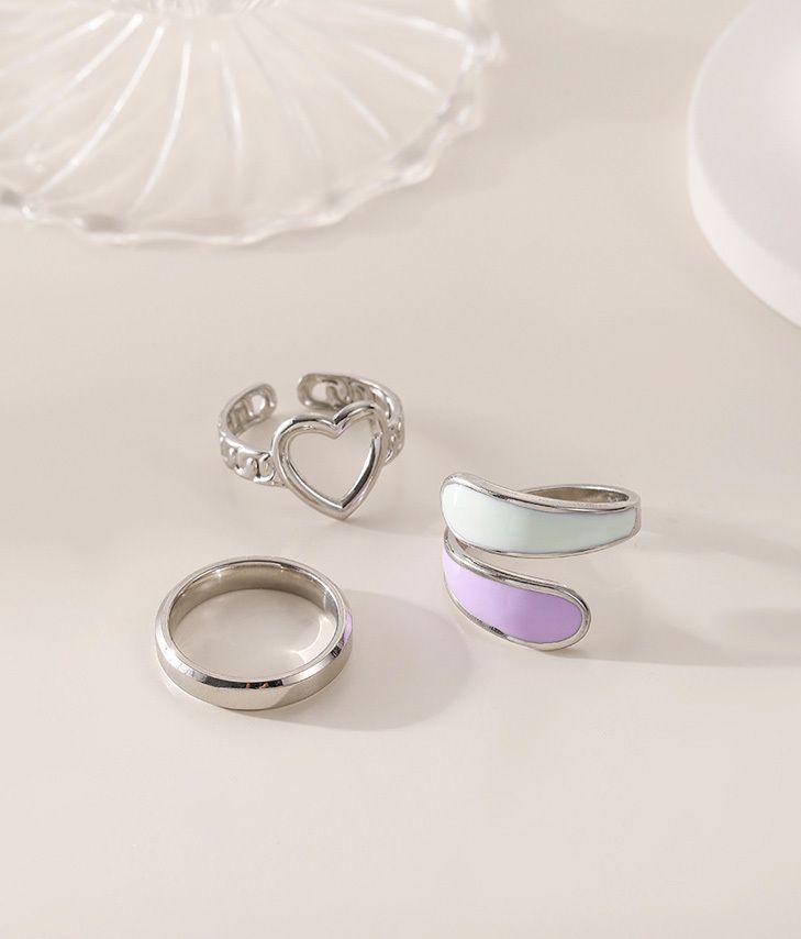 Set of silver rings with heart