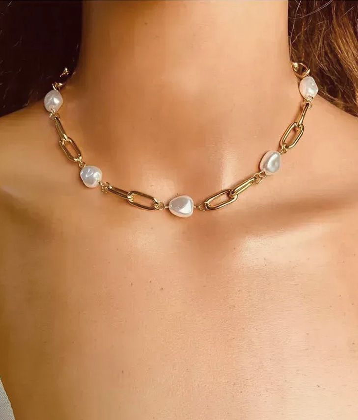 Collar metálico oro con perlas