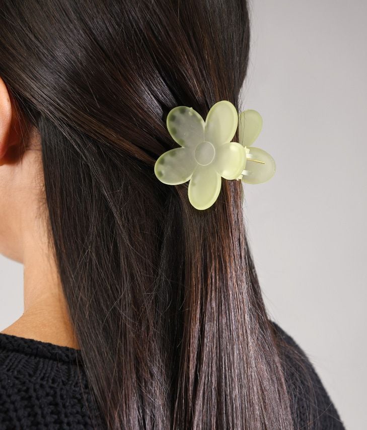 Hellgrüne Haarspange in Blumenform