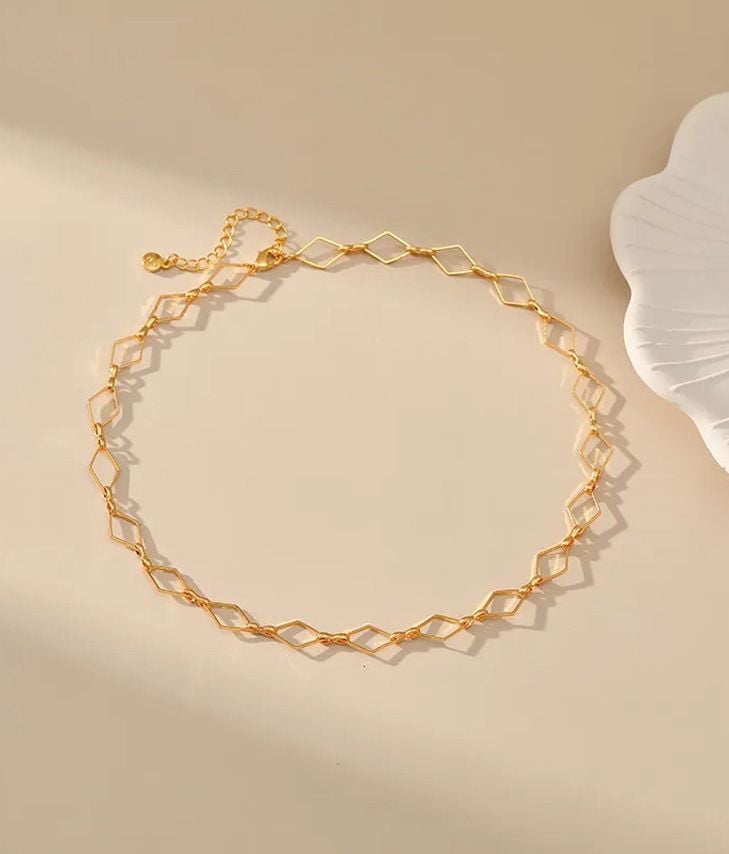 Golden zig zag chain necklace