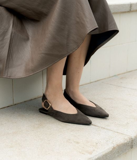 Zapatos destalonados verdes con punta