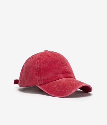 Gorra roja ajustable